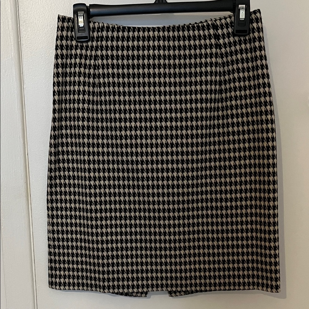 Elegant Houndstooth Pencil Skirt